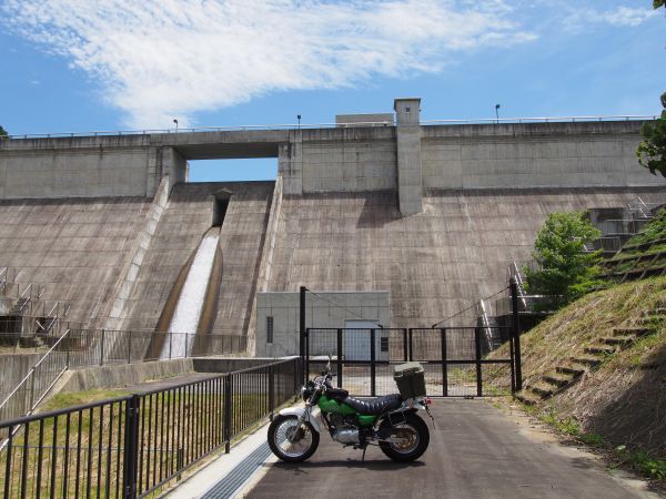 県道702号線沿い・京都の近くにある、みくまりダム【兵庫県】