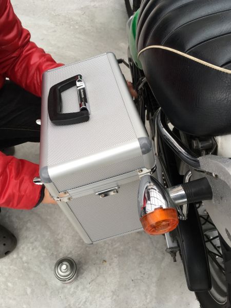 バイクにサイドボックスを取り付ける作戦（2）【バンバン200】