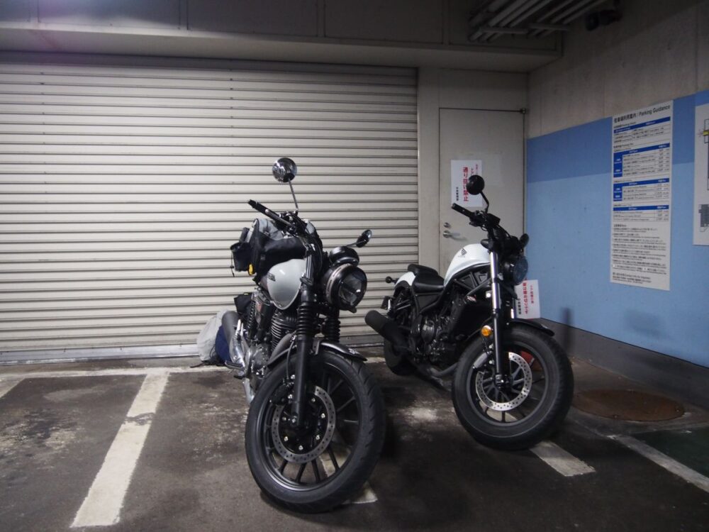 レンタルバイクも安心・沖縄本島で利用した屋根付きバイク駐輪場【県民広場地下駐車場】